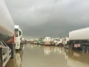 کراچی، شیریں جناح آئل ٹرمینل سے بارش کا پانی نہ نکل سکا، ملک بھر میں تیل کی سپلائی معطل