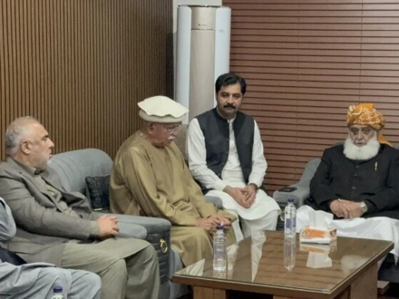 متحدہ اپوزیشن کا خیبرپختونخوا میں گورنر راج کیخلاف جدوجہد کا اعلان