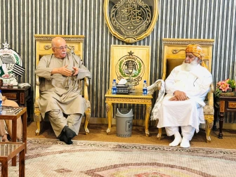پی ٹی آئی اور جے یو آئی کا پارلیمنٹ میں مشترکہ اپوزیشن اتحاد بنانےکا اعلان، سڑکوں پر آنے کا عندیہ
