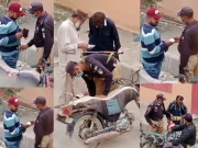 کراچی میں پولیس اہلکار رشوت لیتے ہوئے رنگے ہاتھوں پکڑے گئے