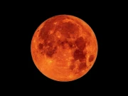 پاکستان میں شہری سُرخ چاند گرہن کا نظارہ کب کرسکیں گے؟