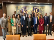 پاکستانی سفارتی وفد امریکا سے برطانیہ پہنچ گیا، امن کی اہمیت پر زور