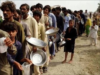 معشیت میں استحکام کے دعووں کے باوجود پاکستان کی بڑی آبادی مالی مشکلات سے دوچار ہے، سروے
