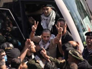 اللہ کے بعد غزہ کے جانبازوں کا شکریہ ان کے قدم چومتا ہوں، فلسطینی قیدی کا جذباتی پیغام