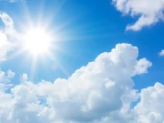 لاہور میں سورج اور بادلوں کی آنکھ مچولی، بارش کا کتنا امکان؟