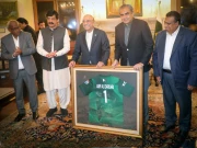 ’سیاست چھوڑ دیں، سیاست ہمیں کرنے دیں‘، صدر مملکت نے کرکٹرز کے سامنے ہاتھ جوڑ دیے، ویڈیو وائرل