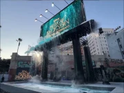 فلم تشہیر کےلیے پانی والے بل بورڈ نے لوگوں کو حیران کردیا