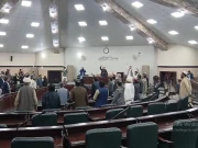 میئر پشاور کے اجلاس نہ بلانے پر ہنگامہ، ارکان گیٹ توڑ کر کونسل ہال میں داخل