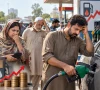 عوام پر بوجھ میں اضافہ؛ 10 دن میں پیٹرول 25 روپے تک مزید مہنگا