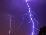 کیا آپ جانتے ہیں، بجلی کی کڑک سورج سے 5 گُنا زیادہ گرم ہوتی ہے؟