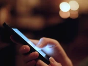 موبائل پر چلنے والے اشتہار نے خاتون کو کروڑوں روپے جتوادیے