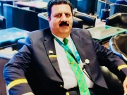 پی آئی اے افسر لاہور ایئرپورٹ پر پروٹوکول کی آڑ میں شراب کی بوتلیں نکلواتے پکڑا گیا