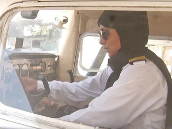 مکران کی نسیمہ کریم بلوچ کمرشل پائلٹ بننے کے لیے تیار