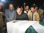 بنوں میں فتنہ الخوارج سے مقابلے میں شہید پاک فوج کے کیپٹن کی نماز جنازہ میں وزیراعظم کی شرکت