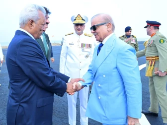 وزیراعظم شہباز شریف ایک روزہ دورے پر کراچی پہنچ گئے