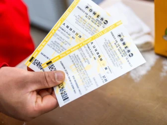 خوش قسمت امریکی شہری نے 500 ارب کی تاریخی لاٹری جیت لی 