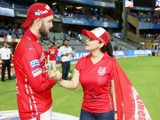 گلین میکسویل کیساتھ شادی نہ کرنے سے متعلق سوال؛ پریتی زنٹا بھڑک اٹھیں