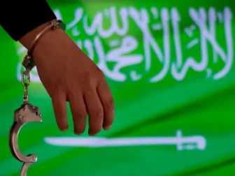 مفت عمرہ کا جھانسہ دیکر سعودی عرب آئس اسمگل کرنے والا خطرناک ڈیلر دھر لیا گیا