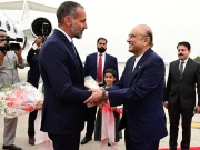 پرنس رحیم آغا خان کی پاکستان آمد، نور خان ایئربیس پر صدر نے استقبال کیا