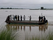 ملتان، سیلاب متاثرین سے زائد کرایہ وصول کرنے والے نجی کشتی مالکان گرفتار