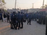 عمران خان سے ملاقات کیلئے علیمہ خان کا اڈیالہ روڈ پر دھرنا، بڑی تعداد میں کارکنان جمع، نعرے بازی