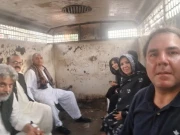 اڈیالہ کے باہر سے زیر حراست عمران خان کی تینوں بہنوں سمیت 7 رہنماؤں کو رہا کردیا گیا