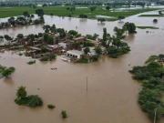 پنجاب میں سیلاب؛ متاثرہ علاقوں میں تعلیمی ادارے بند رکھنے پر غور