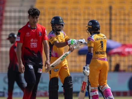 پی ایس ایل: پشاور زلمی کا لاہور قلندرز کو جیت کیلیے 174 رنز کا ہدف