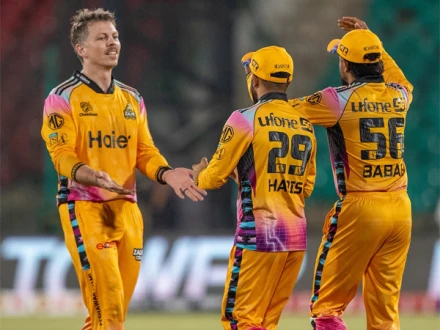 پی ایس ایل 11: پشاور زلمی نے کوئٹہ گلیڈی ایٹز کو 118 رنز سے شکست دیدی