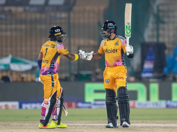 پی ایس ایل 11: پشاور زلمی کا لاہور قلندرز کو 200 رنز کا ہدف