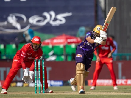 پی ایس ایل: کوئٹہ گلیڈی ایٹرز کا اسلام آباد یونائیٹڈ کو جیت کیلیے 184 رنز کا ہدف