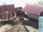 مال گاڑی حادثہ، صبح ہوتے ہی ٹریک کی بحالی کا کام دوبارہ شروع
