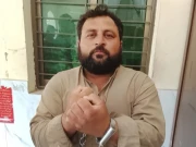 ریلوے پولیس کا ملازم بن کر مسافروں سے پیسے بٹورنے والا شاطر نوسرباز رنگے ہاتھوں گرفتار