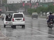 کراچی میں صبح سویرے ہلکی پھوار سے گرمی میں مزید کمی، شہر میں موسم خوشگوار