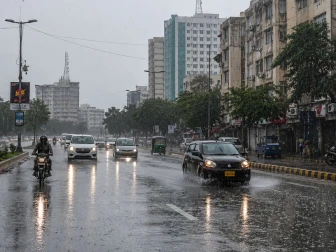 کراچی میں شدید گرمی کے بعد گرج چمک کے ساتھ بارش کی پیشگوئی