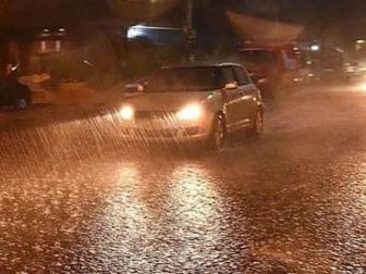 کراچی، مختلف علاقوں میں موسم سرما کی پہلی بارش، ٹھنڈ میں اضافہ ہو گیا