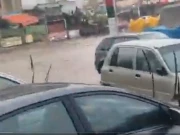 بارش کےبعد کراچی میں معمول زندگی مفلوج؛ کئی سڑکیں تاحال زیرآب، متعدد علاقوں میں 24 گھنٹے بعد بھی بجلی معطل