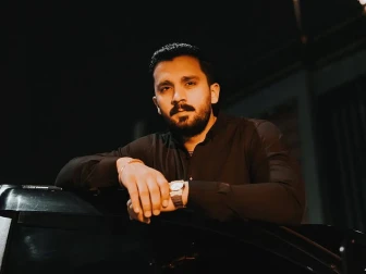 مبینہ زیادتی کیس: رجب بٹ سمیت دیگر ملزمان پر فرد جرم 29 اگست کو عائد ہو گی
