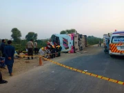 راجن پور مسافر بس حادثہ؛ مزید ایک بچہ دم توڑ گیا، جاں بحق افراد کی تعداد 10 ہوگئی، 30 زخمی