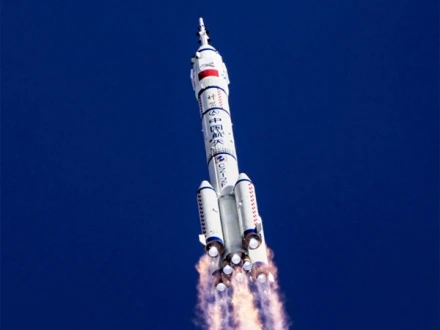 چینی خلائی پروگرام کیلئے دو پاکستانی خلا باز منتخب، چین روانہ