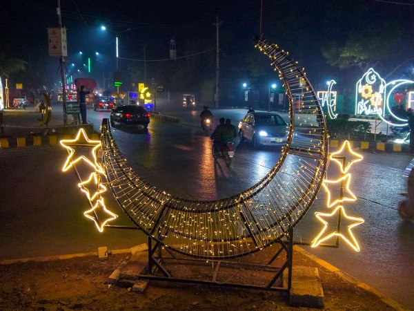 رمضان المبارک کی آمد؛ پنجاب میں چراغاں، بازاروں میں سجاوٹ کی دلکش ویڈیوز