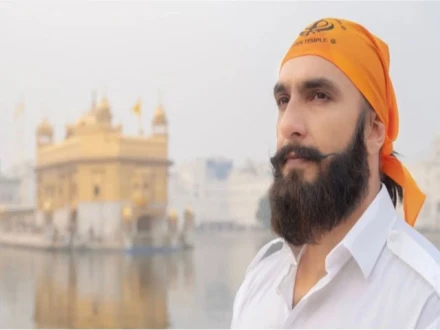 رنویر سنگھ پر ہندو دیوتا کی توہین کرنے کے الزام میں مقدمہ درج