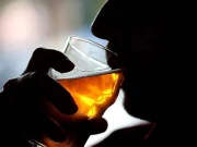 کراچی، کچی شراب سے 3 افراد کے جاں بحق ہونے کا واقعہ، آئی جی سندھ نے نوٹس لے لیا