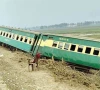 رحمان بابا ٹرین کی تمام بوگیاں پٹری سے اتر گئیں، 4 افراد جاں بحق، متعدد زخمی، امدادی کارروائیاں جاری