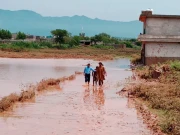 اسلام آباد؛ سیلابی پانی میں پھنسے 3 بچوں سمیت 6 افراد ریسکیو