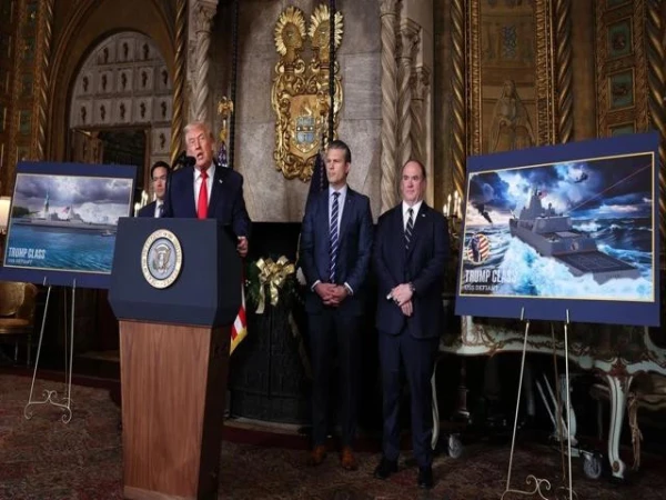 آبنائے ہرمز میں بارودی سرنگیں بچھانے والی کشتیوں کو اُڑادیں؛ ٹرمپ کا امریکی نیوی کو حکم