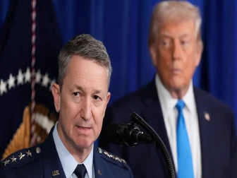 صدر ٹرمپ کے جنگ اختیارات کو محدود کرنے کی قرارداد پیش