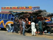 ایم نائن موٹر وے پر مسافر کوچ، ٹرالر میں تصادم، ایک شخص جاں بحق، 12 زخمی