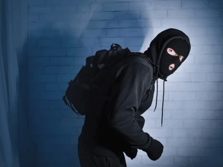 کاہنہ کے علاقے میں ڈکیتی کی بڑی واردات، ڈاکو 40 تولہ سونا اور نقد لوٹ کر فرار