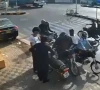 کراچی، 4 موٹر سائیکلوں پر سوار مسلح ملزمان نے سرعام 2 نوجوانوں کو لوٹ لیا، ویڈیو وائرل
